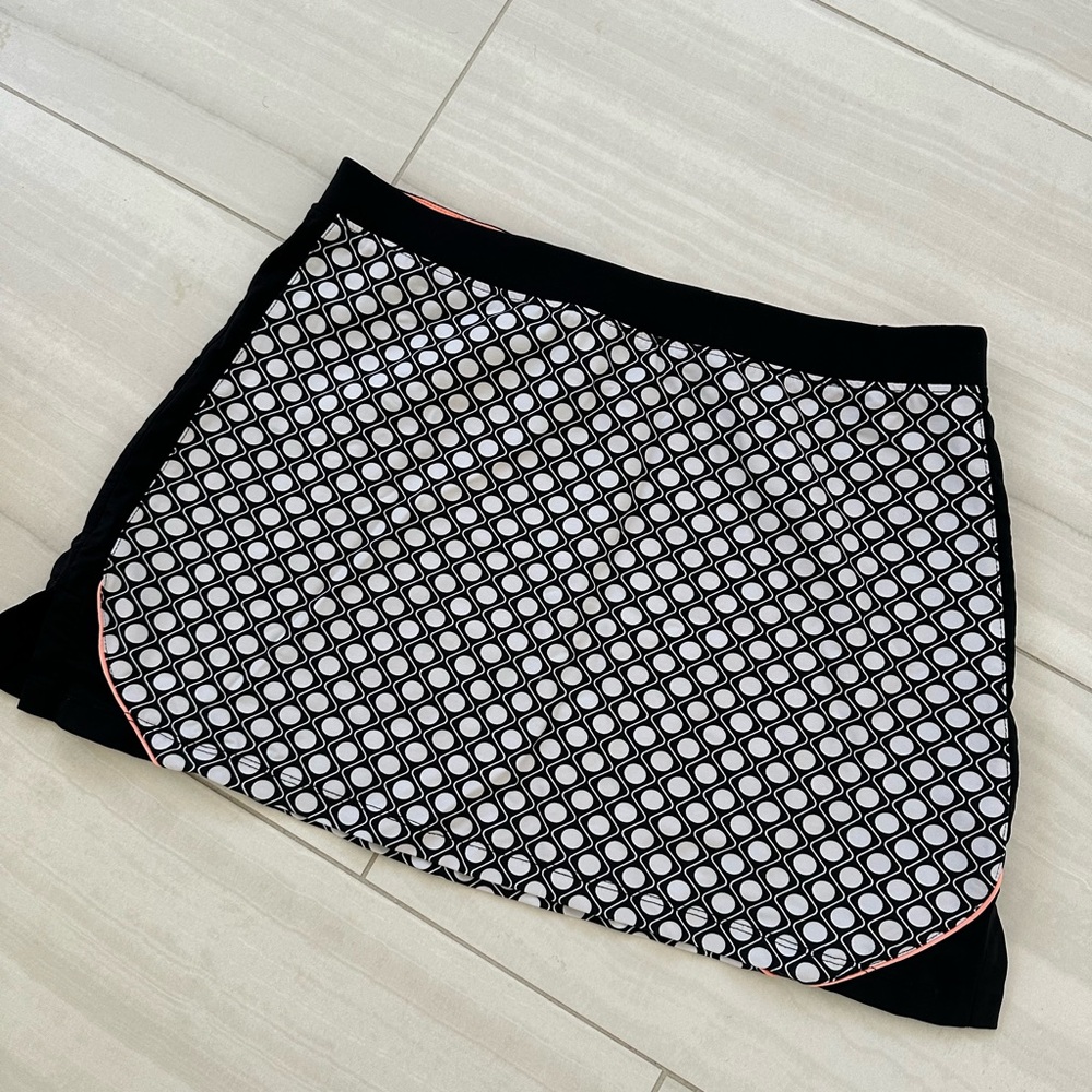 Tail size L, polka dot golf/tennis skirt